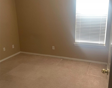 5815 Vinemont Lane - Photo Thumbnail 19
