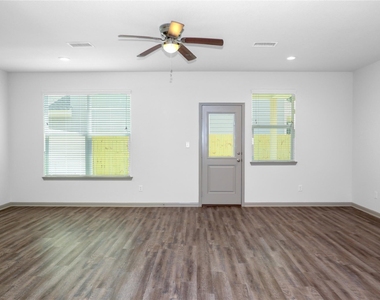 2702 Appian Way - Photo Thumbnail 2