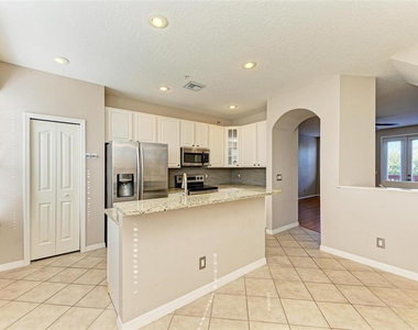 3047 Pointeview Drive - Photo Thumbnail 9