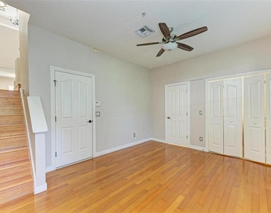 3047 Pointeview Drive - Photo Thumbnail 34