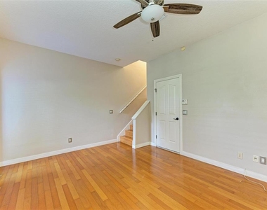 3047 Pointeview Drive - Photo Thumbnail 35