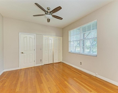3047 Pointeview Drive - Photo Thumbnail 33