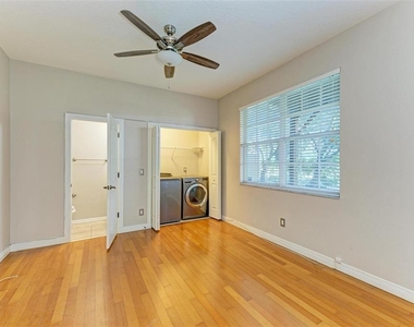 3047 Pointeview Drive - Photo Thumbnail 32