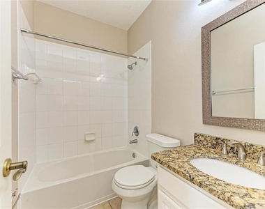 3047 Pointeview Drive - Photo Thumbnail 29