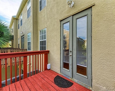 3047 Pointeview Drive - Photo Thumbnail 16