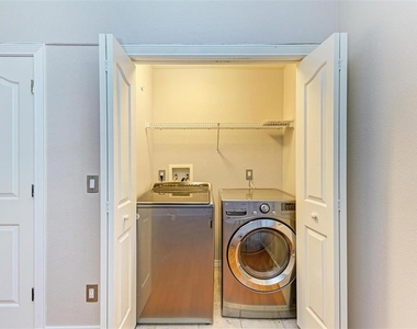 3047 Pointeview Drive - Photo Thumbnail 37