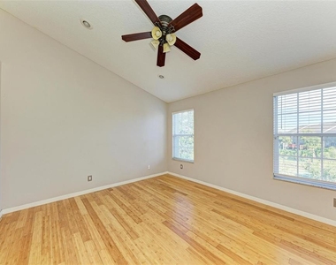 3047 Pointeview Drive - Photo Thumbnail 20