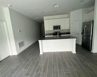 34000 Sky Blossom Circle - Photo Thumbnail 8