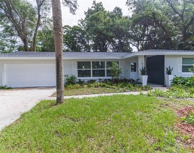 1017 Parkwood Drive - Photo Thumbnail 6