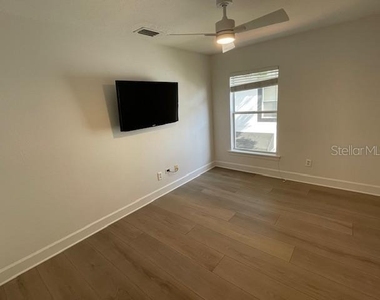 409 S Westland Avenue - Photo Thumbnail 8