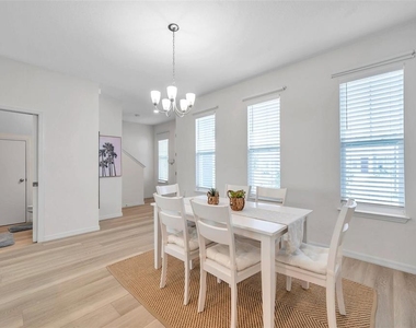 4966 Avalon Park Boulevard - Photo Thumbnail 21