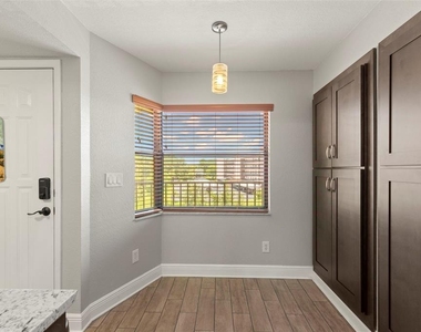 5817 Park Street N - Photo Thumbnail 7