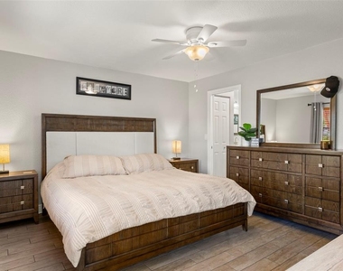 5817 Park Street N - Photo Thumbnail 17