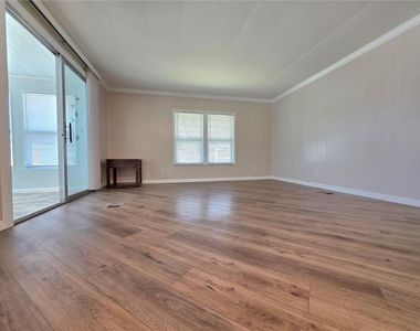 36801 Camelia Court - Photo Thumbnail 8