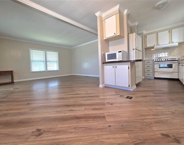 36801 Camelia Court - Photo Thumbnail 12