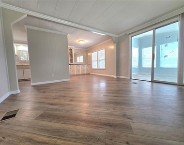 36801 Camelia Court - Photo Thumbnail 9