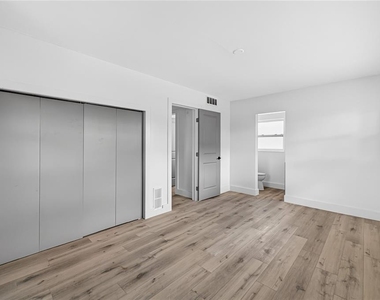 2141 Indian Avenue S - Photo Thumbnail 9