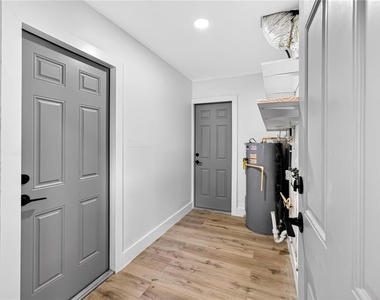 2141 Indian Avenue S - Photo Thumbnail 6