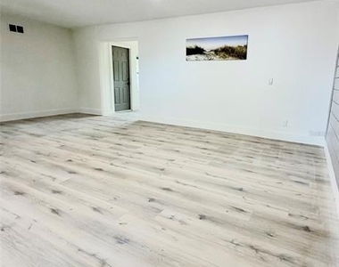 2141 Indian Avenue S - Photo Thumbnail 16