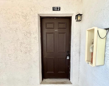 420 N Bayshore Boulevard - Photo Thumbnail 2