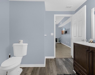 4013 Venetian Bay Drive - Photo Thumbnail 11