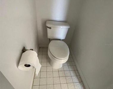 5548 Metrowest Boulevard - Photo Thumbnail 5