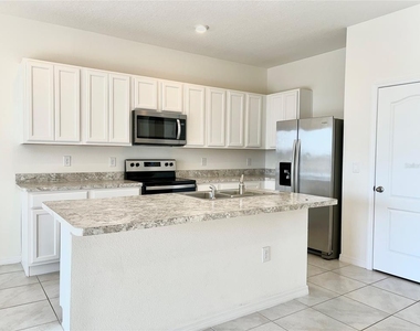 401 Feltrim Reserve Boulevard - Photo Thumbnail 3