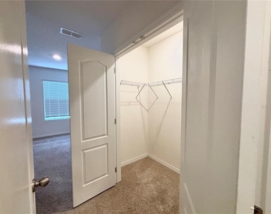 401 Feltrim Reserve Boulevard - Photo Thumbnail 14