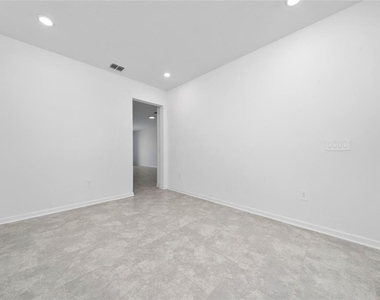 7720 Stone Creek Trail - Photo Thumbnail 7