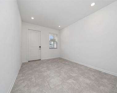 7720 Stone Creek Trail - Photo Thumbnail 6