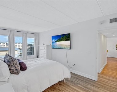 3806 Gulf Of Mexico Drive - Photo Thumbnail 7