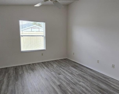 1009 Ridgeville Road - Photo Thumbnail 11