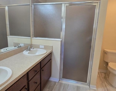 2577 Lindewood Street - Photo Thumbnail 8