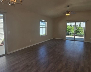 2577 Lindewood Street - Photo Thumbnail 6