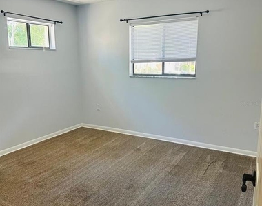 2947 Sw 32nd Avenue - Photo Thumbnail 4
