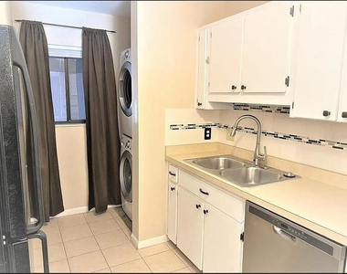 2947 Sw 32nd Avenue - Photo Thumbnail 3