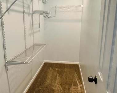 2947 Sw 32nd Avenue - Photo Thumbnail 7