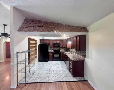 4907 Ne 6th Street - Photo Thumbnail 6