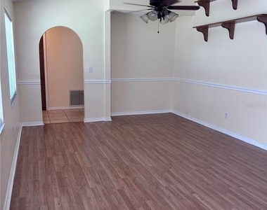 4907 Ne 6th Street - Photo Thumbnail 1
