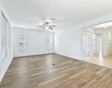 4976 Nw 35th Lane Road - Photo Thumbnail 10