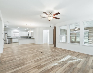 4976 Nw 35th Lane Road - Photo Thumbnail 11