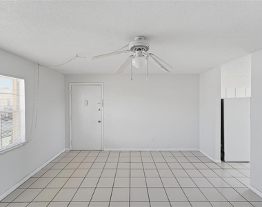 1655 W Oak Ridge Road - Photo Thumbnail 8