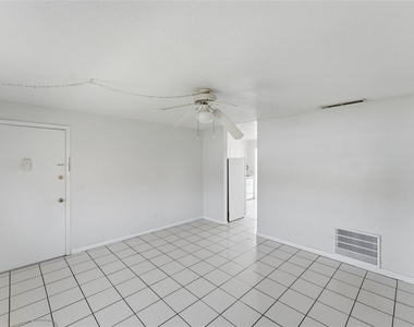 1655 W Oak Ridge Road - Photo Thumbnail 7