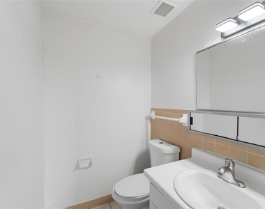 1655 W Oak Ridge Road - Photo Thumbnail 13