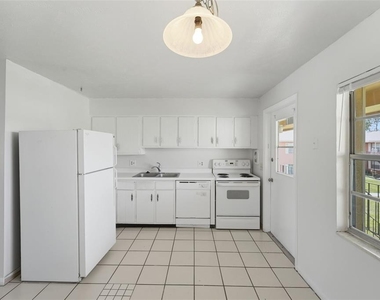 1655 W Oak Ridge Road - Photo Thumbnail 16