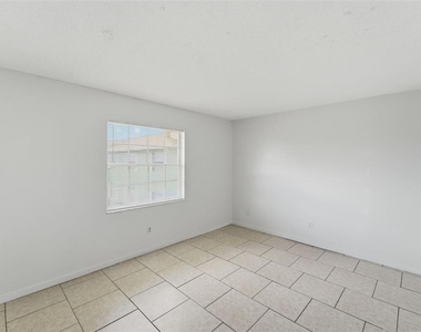 1655 W Oak Ridge Road - Photo Thumbnail 11