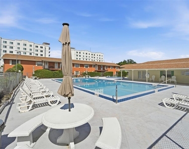 1655 W Oak Ridge Road - Photo Thumbnail 4