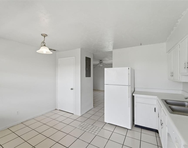 1655 W Oak Ridge Road - Photo Thumbnail 17