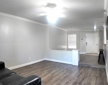 486 N Pin Oak Place - Photo Thumbnail 5