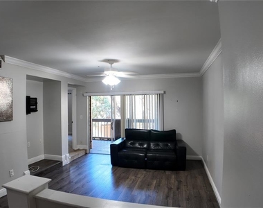 486 N Pin Oak Place - Photo Thumbnail 3
